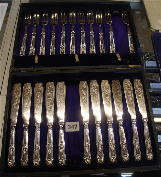 11 pairs silver handled fish eaters